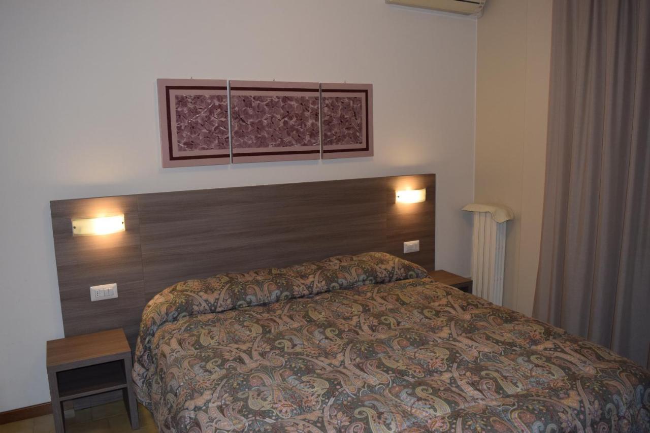 Hotel Pilotto Peschiera del Garda Extérieur photo