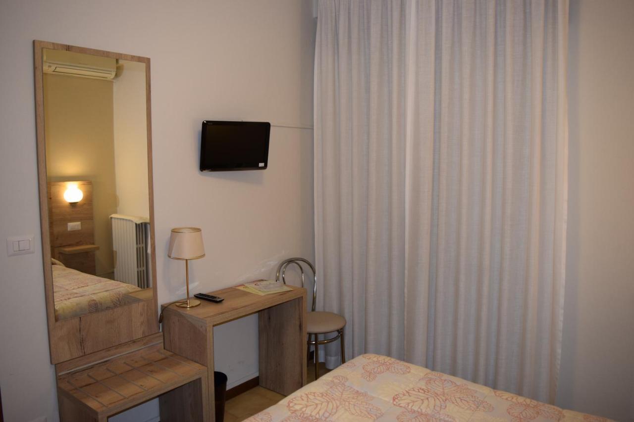 Hotel Pilotto Peschiera del Garda Extérieur photo